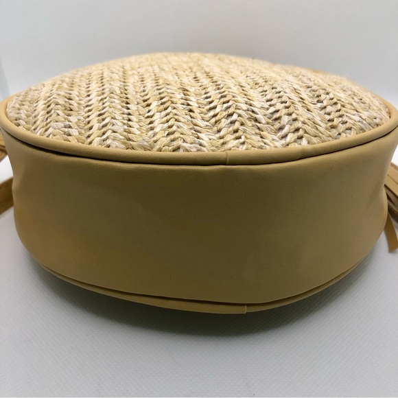 Pineapple Painted Round Straw Crossbody Bag, NWT - Picture 6 of 9